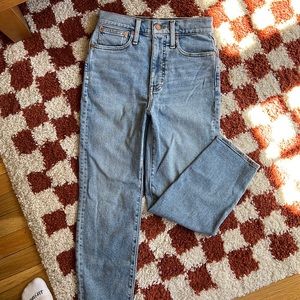madewell the momjean perfect condition, light wash, size 25p